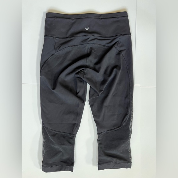 Lululemon Black Crop Mesh Side Panel Women’s Leggings Size 6 - Picture 2 of 4